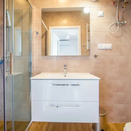 Dom wakacyjny Beautiful In With Heated Swimming Pool Rewal